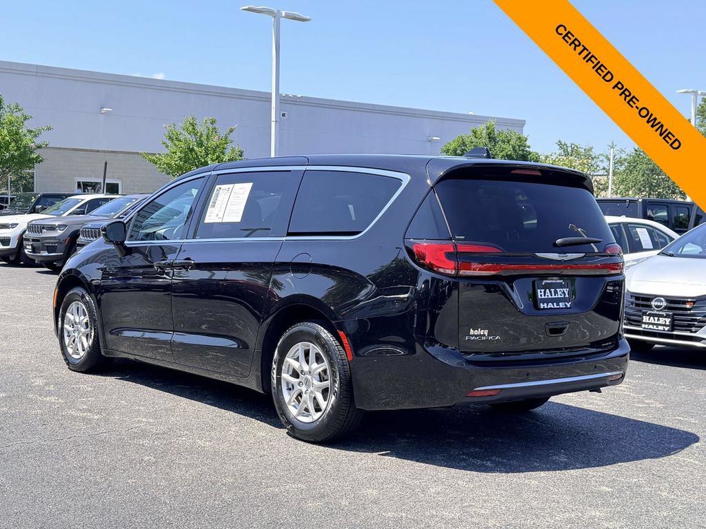 Certified 2025 Chrysler Pacifica Select FWD image 4