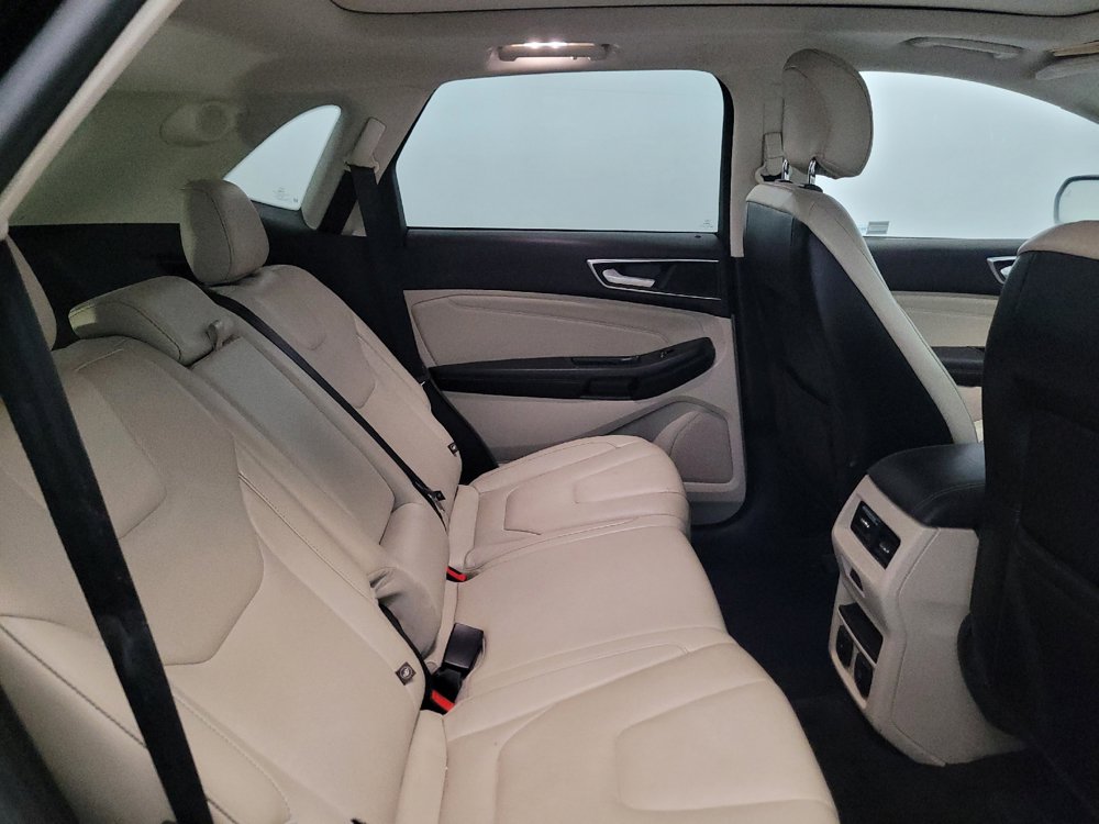 Used 2016 Ford Edge Titanium w/ Equipment Group 302A AWD/4WD image 19