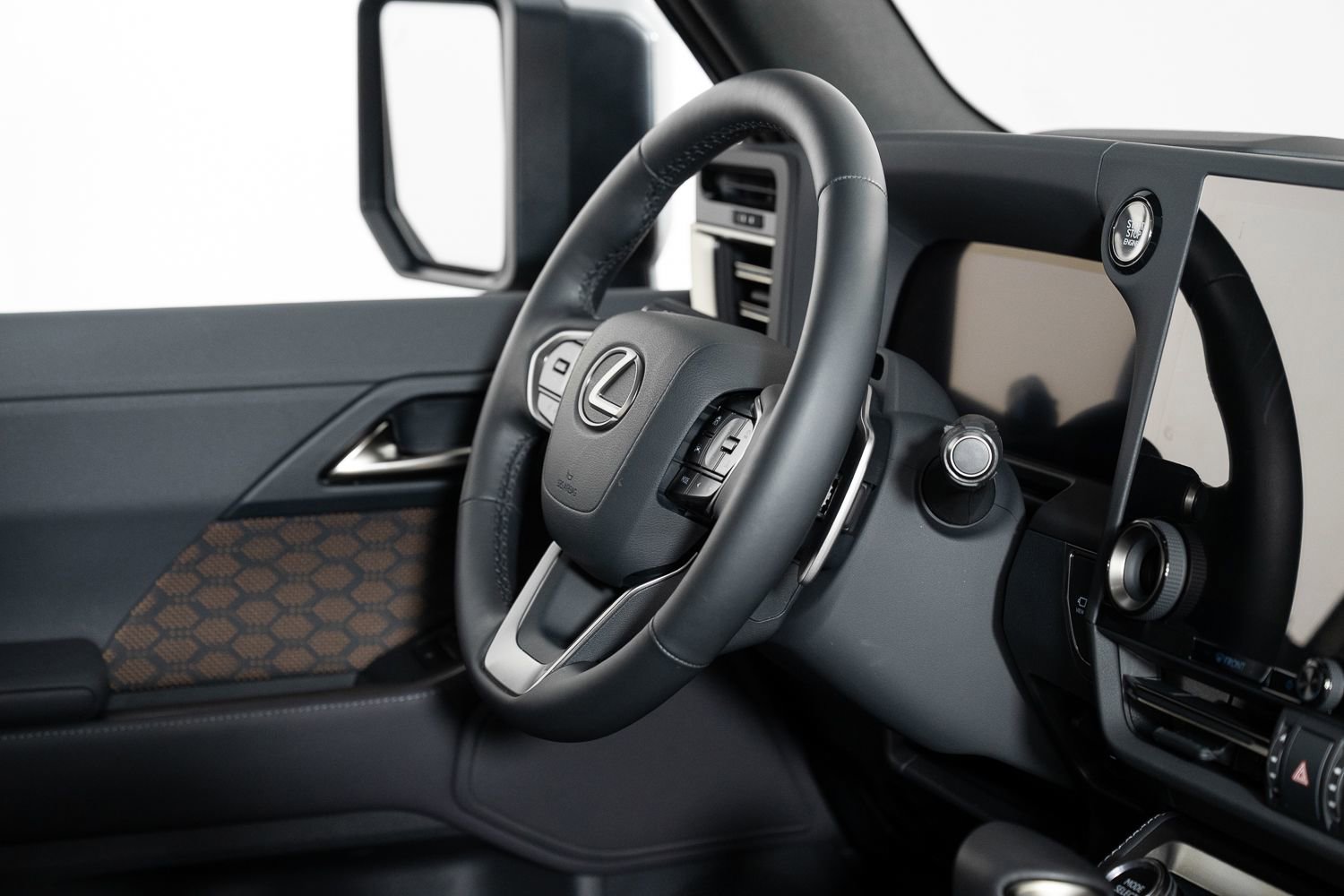 Used 2025 Lexus GX 550 w/ Accessory Package (Z1) AWD/4WD image 26