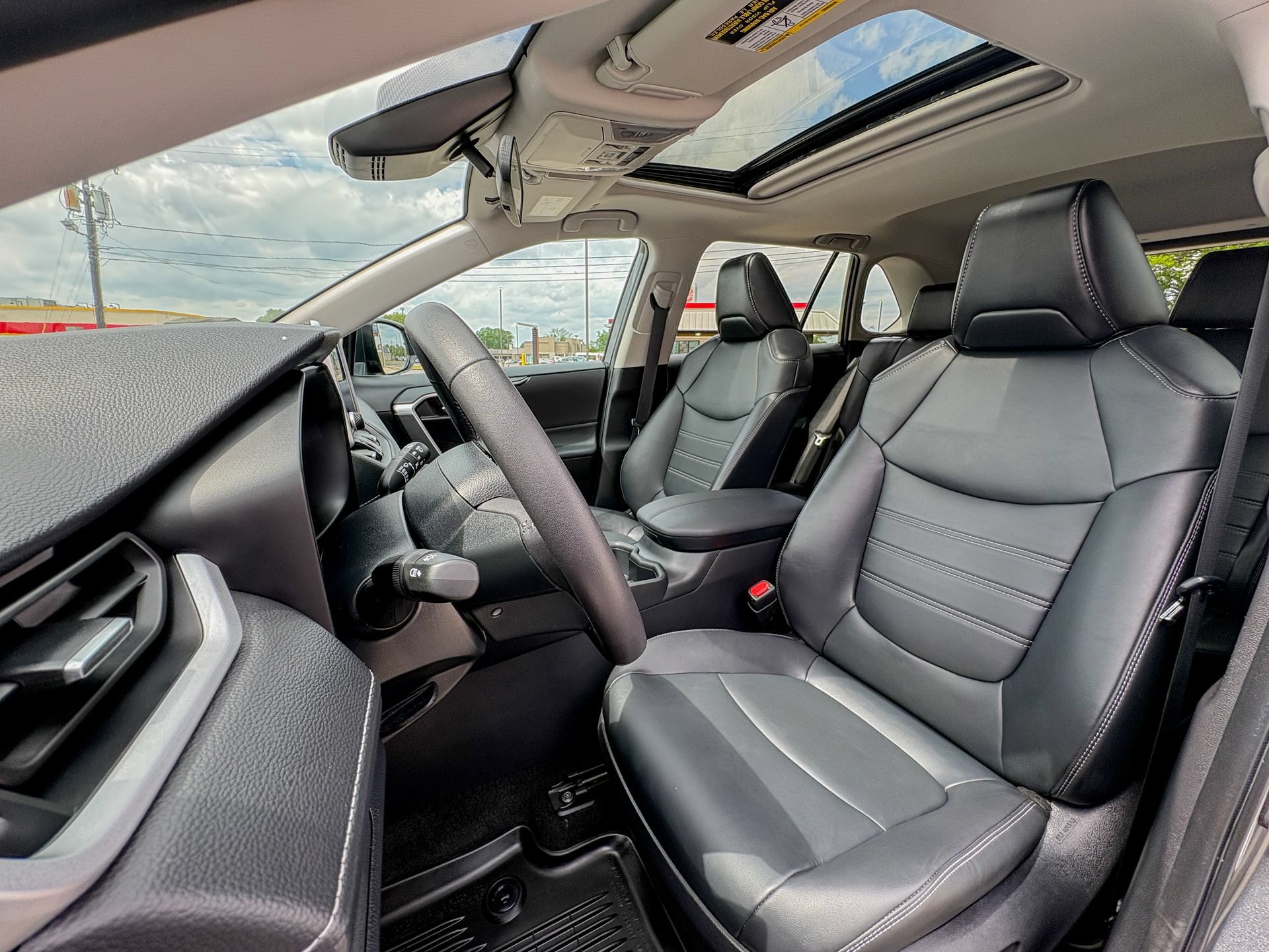Used 2023 Toyota RAV4 XLE Premium FWD image 16