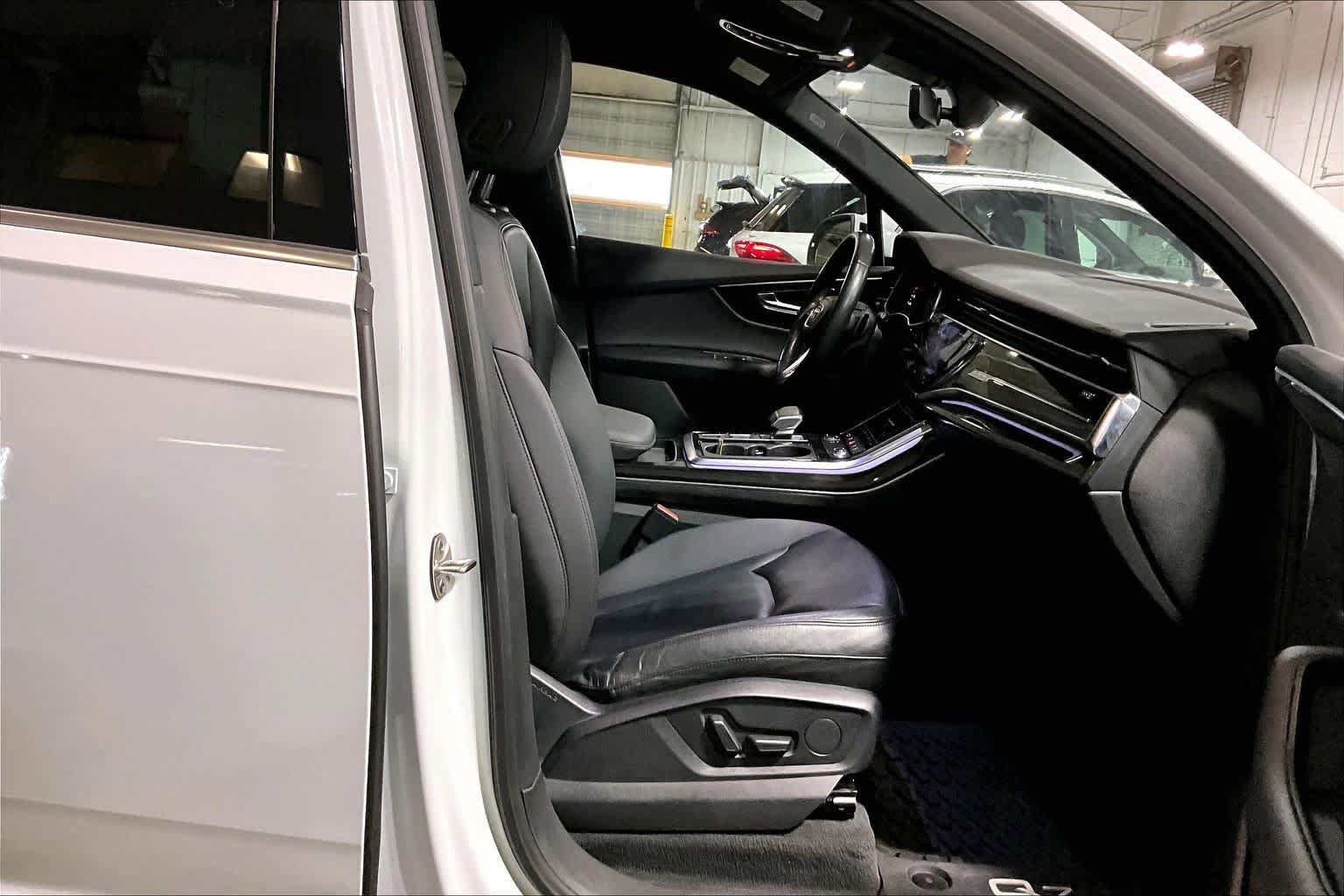 Used 2021 Audi Q7 3.0T Premium Plus w/ Premium Plus Package AWD/4WD image 8