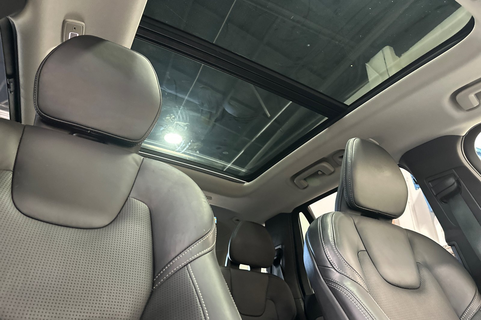 Certified 2025 Volvo XC90 T8 Ultra w/ Protection Package AWD/4WD image 20