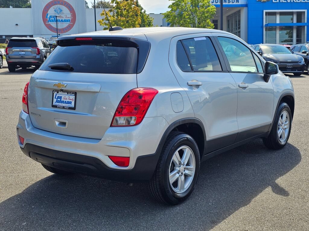 Used 2020 Chevrolet Trax LS w/ Tint and Cruise Package AWD/4WD image 5