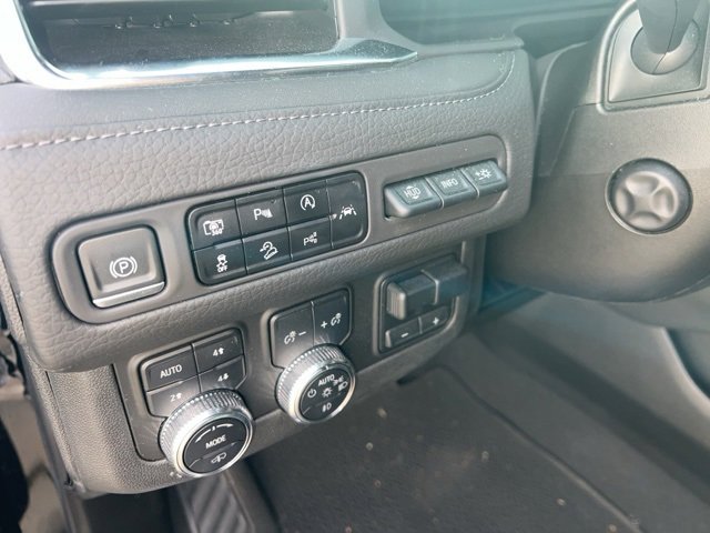 Used 2023 GMC Yukon Denali w/ Denali Reserve Package image 7