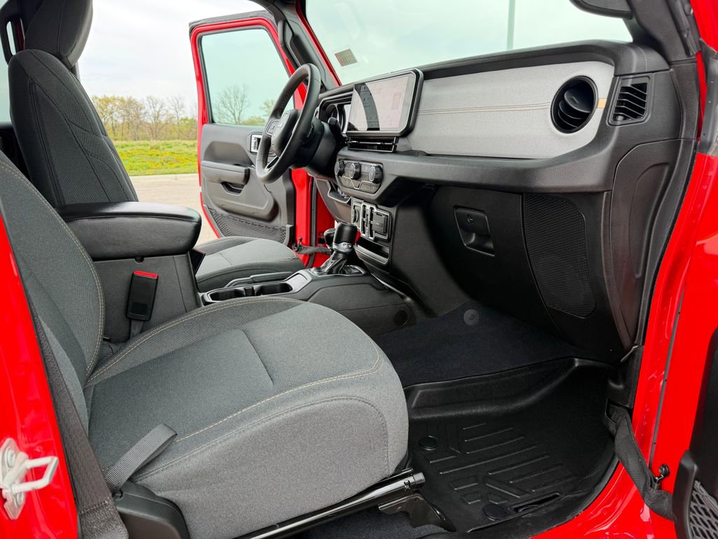 Used 2024 Jeep Wrangler Unlimited Sport AWD/4WD image 10