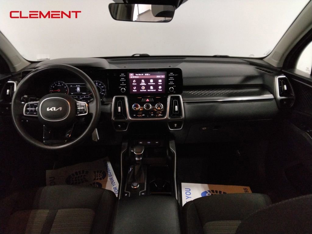Used 2022 Kia Sorento LX image 29