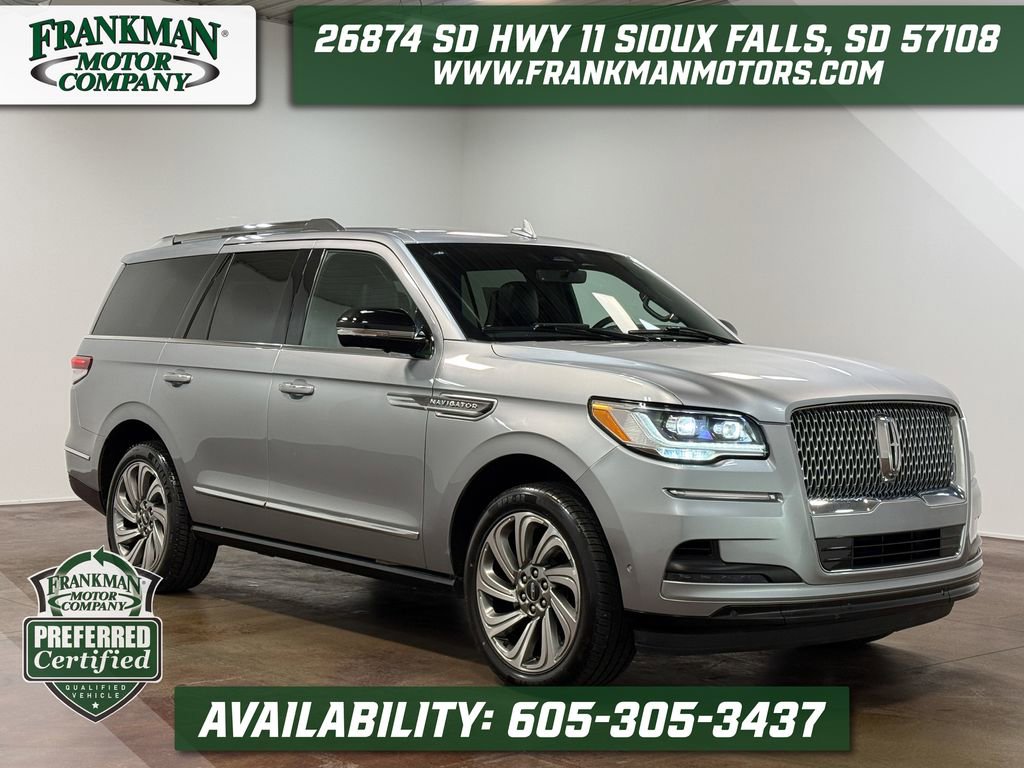 Used 2023 Lincoln Navigator Reserve AWD/4WD image 1