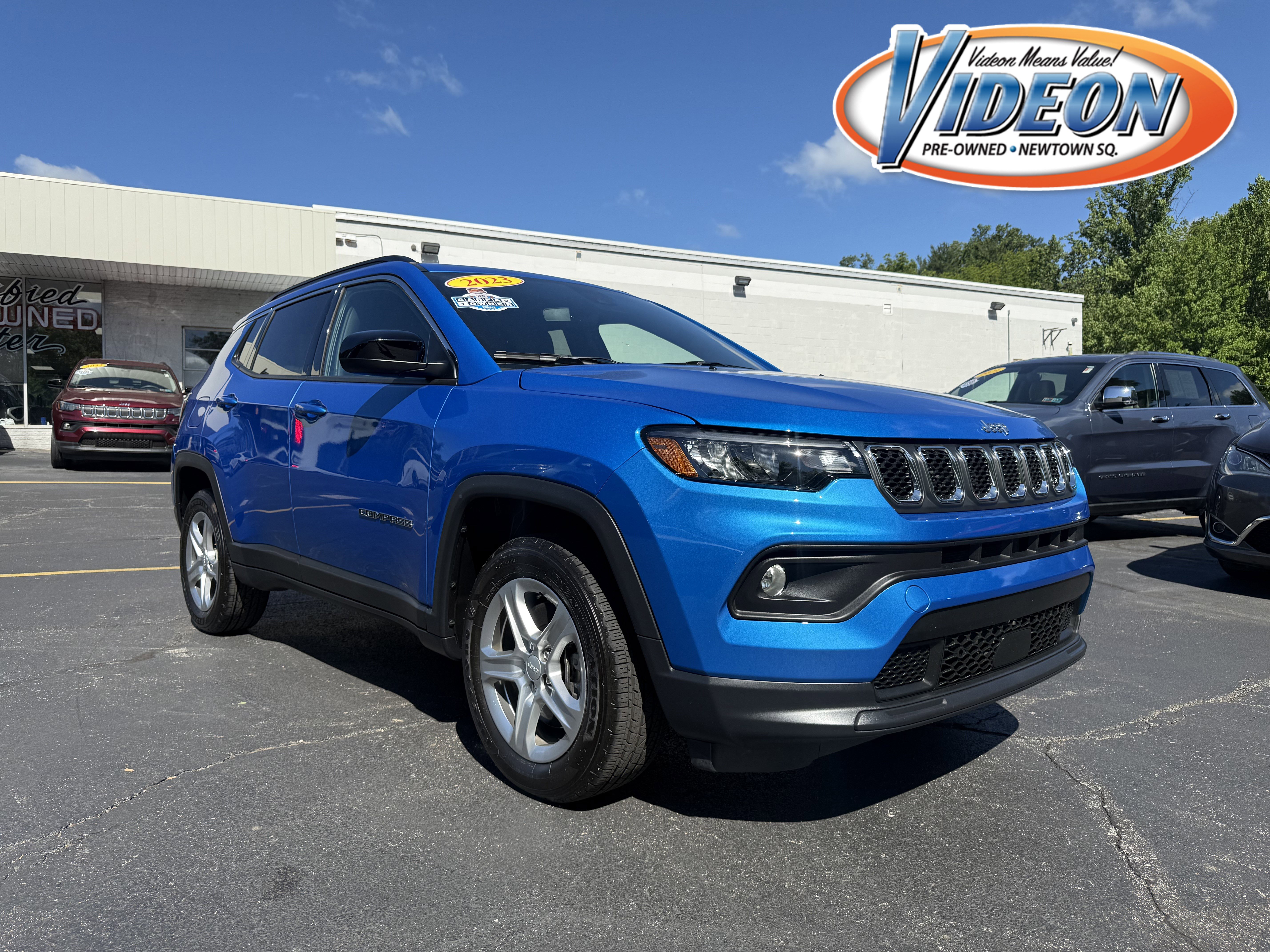 Certified 2023 Jeep Compass Latitude AWD/4WD image 1