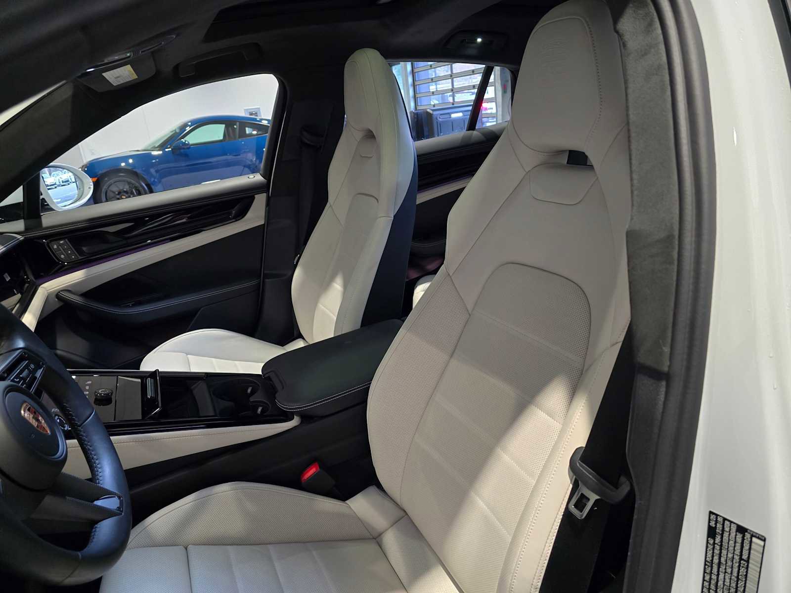 Used 2025 Porsche Panamera GTS image 31