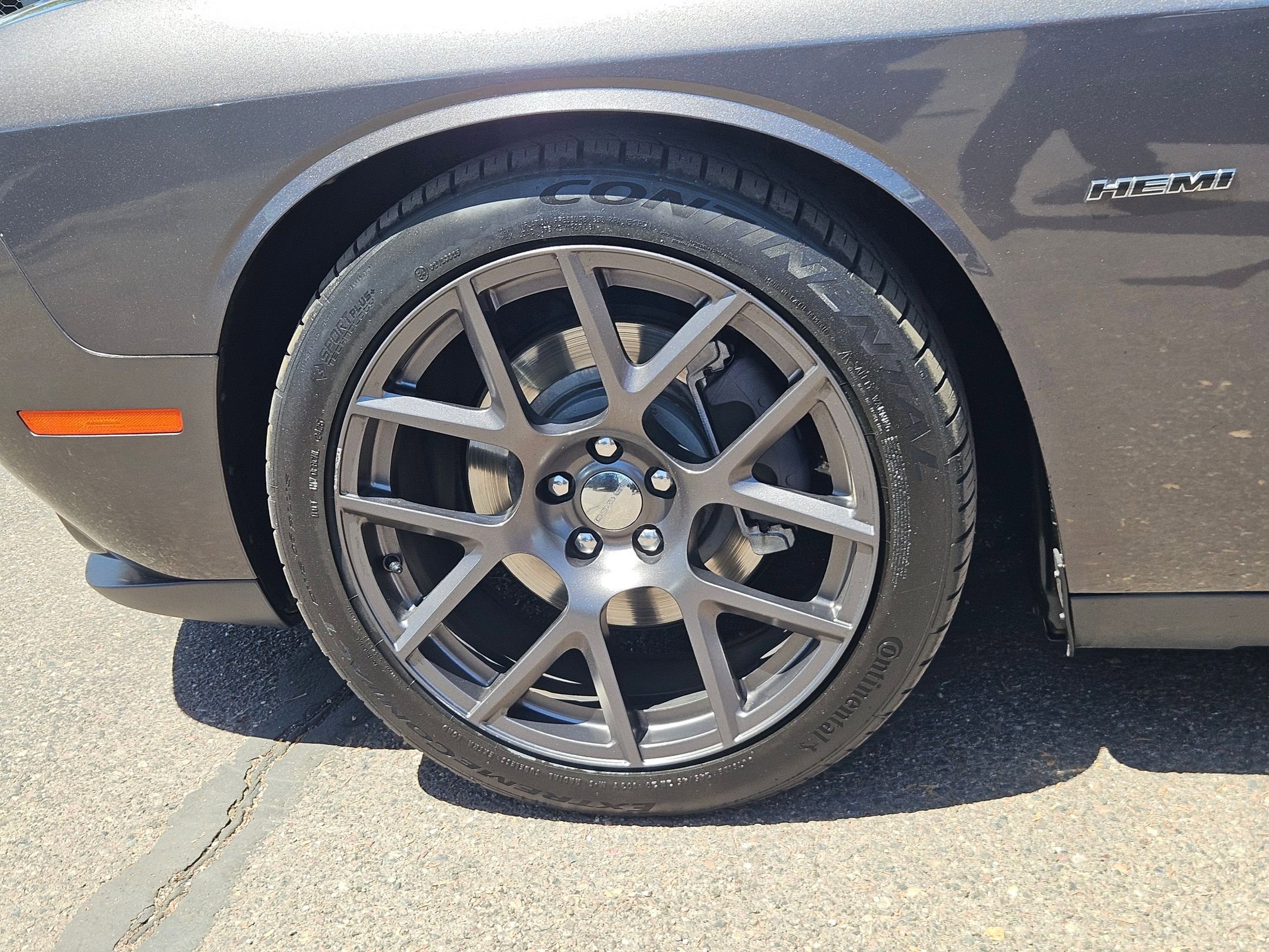 Used 2016 Dodge Challenger R/T RWD image 9