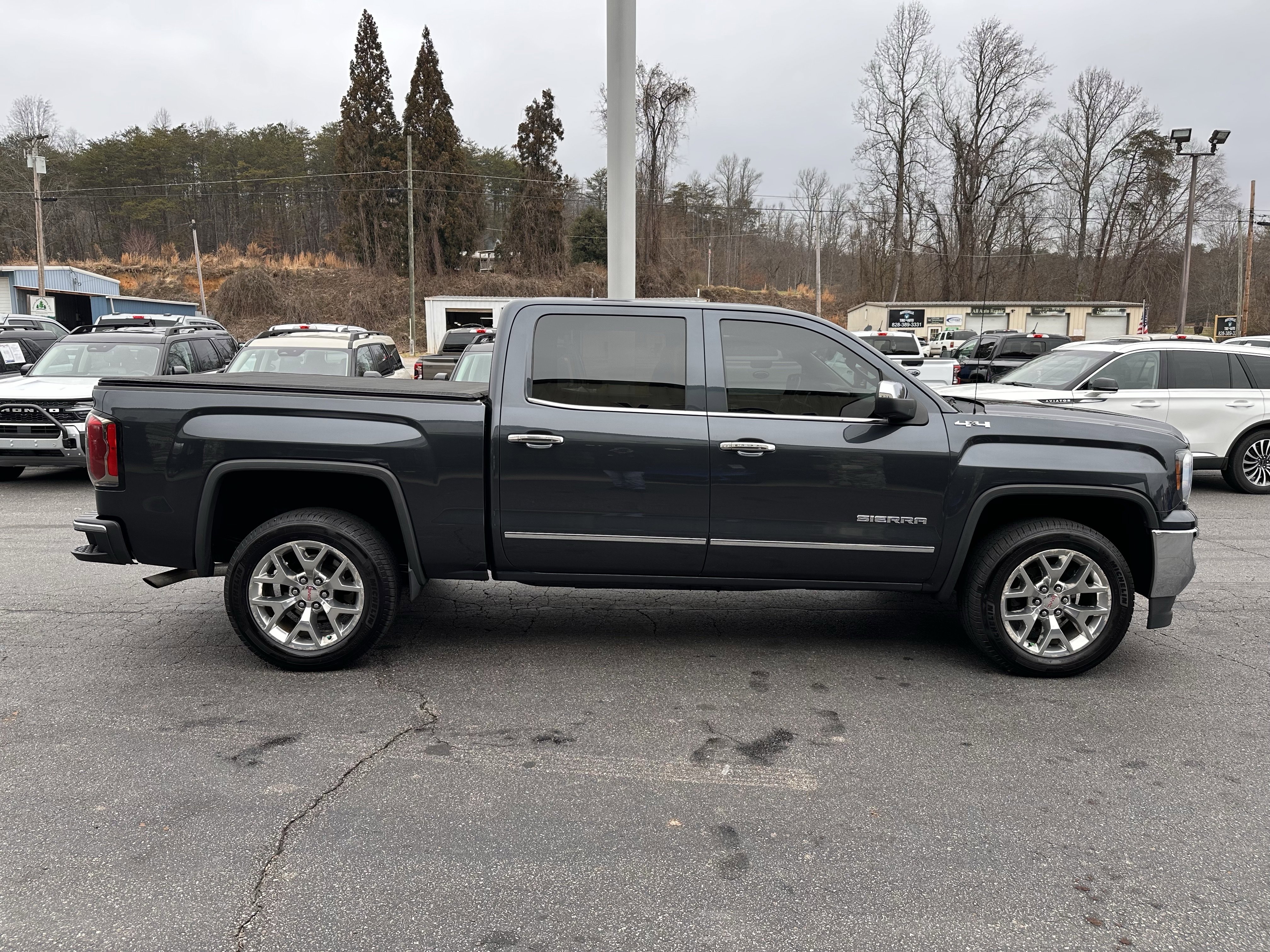 Used 2017 GMC Sierra 1500 SLT w/ SLT Premium Package image 5