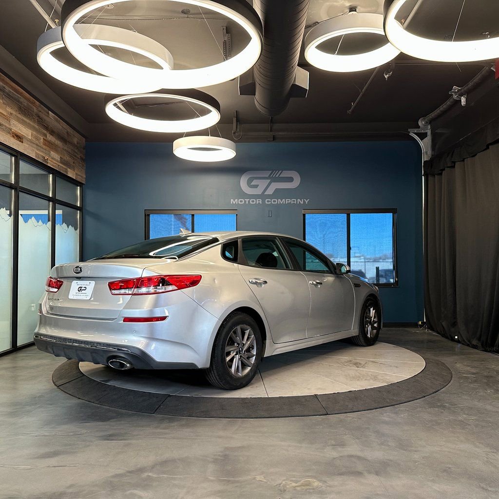 Used 2020 Kia Optima LX image 3