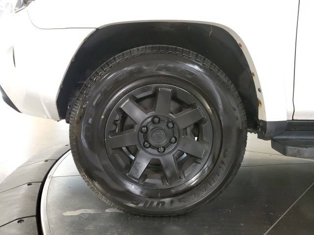 Used 2017 Toyota 4Runner TRD Off-Road AWD/4WD image 31