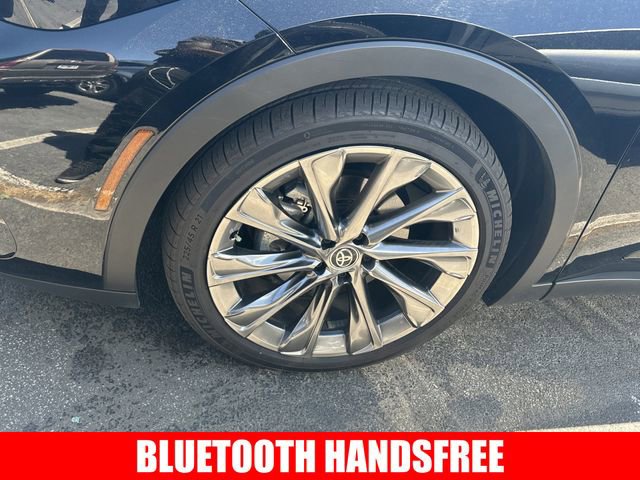 Used 2025 Toyota Crown Limited w/ Advanced Technology Package image 4