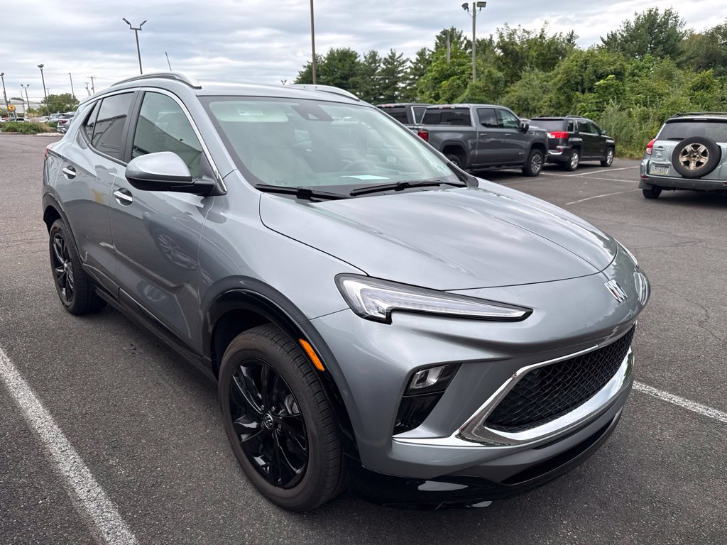 Used 2024 Buick Encore GX Sport Touring AWD/4WD image 4