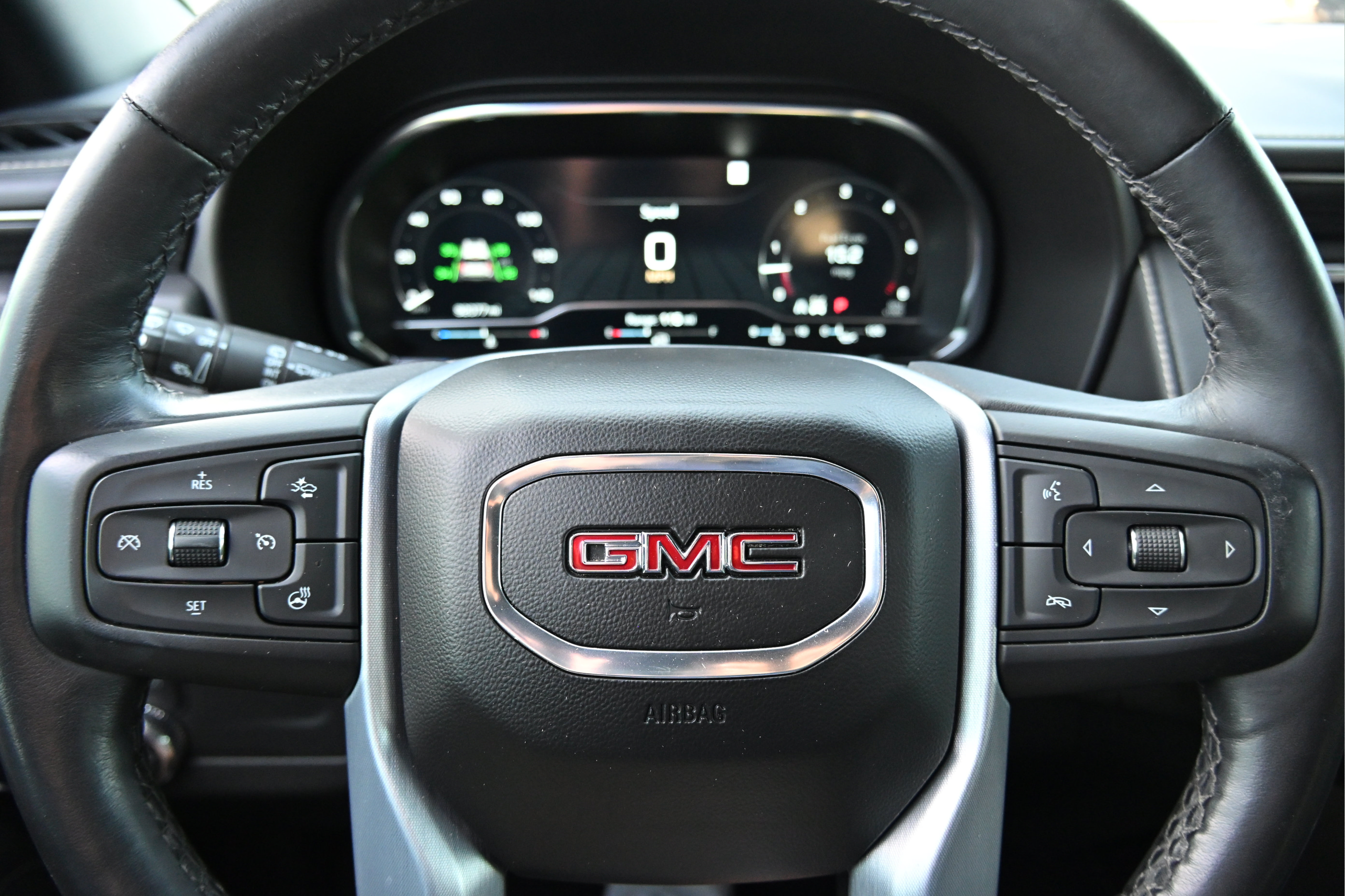 Used 2022 GMC Yukon SLT w/ SLT Premium Package AWD/4WD image 35