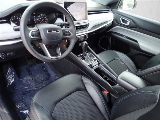 Used 2024 Jeep Compass Latitude AWD/4WD image 10