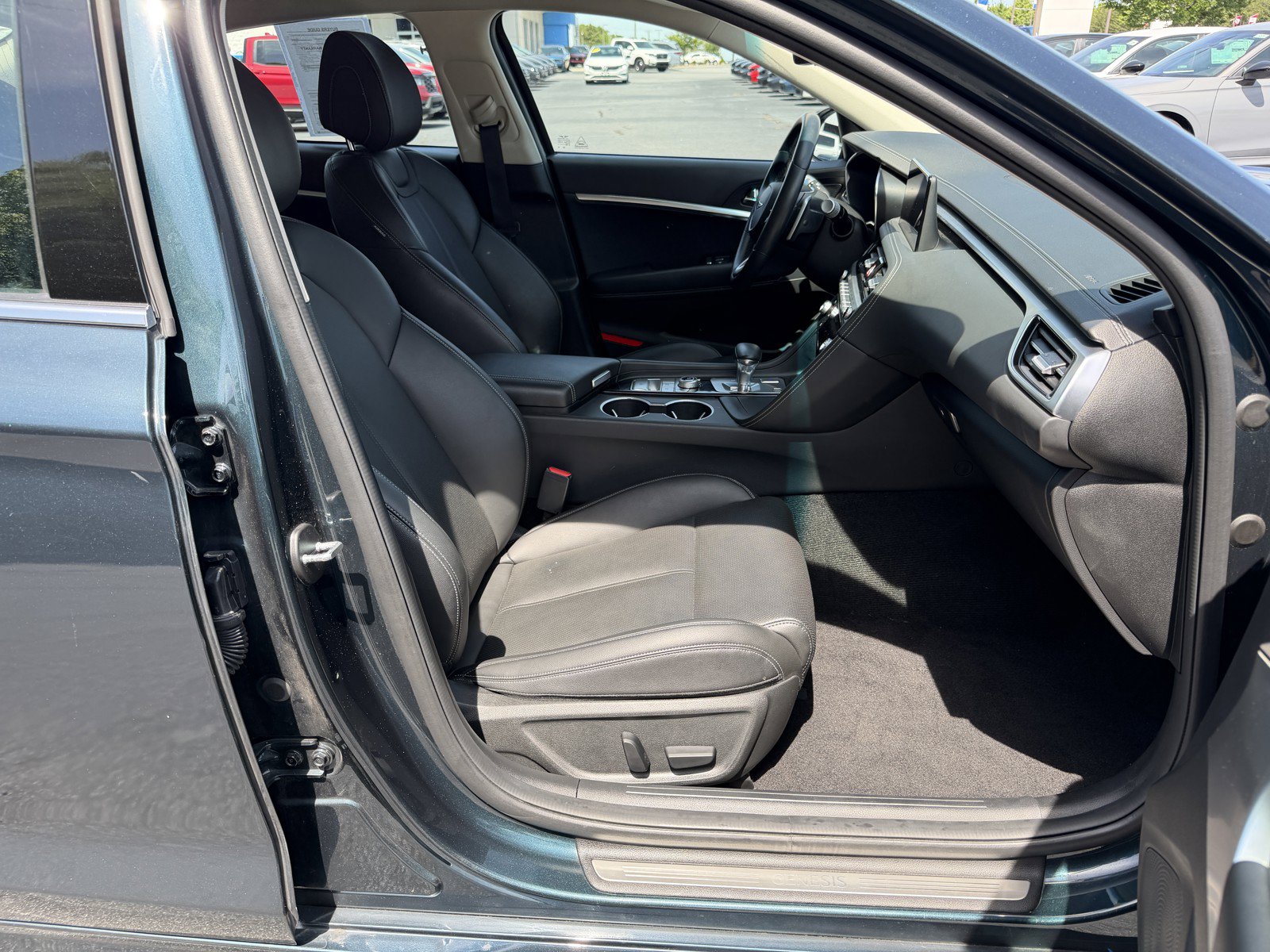 Used 2025 Genesis G70 2.5T RWD image 14