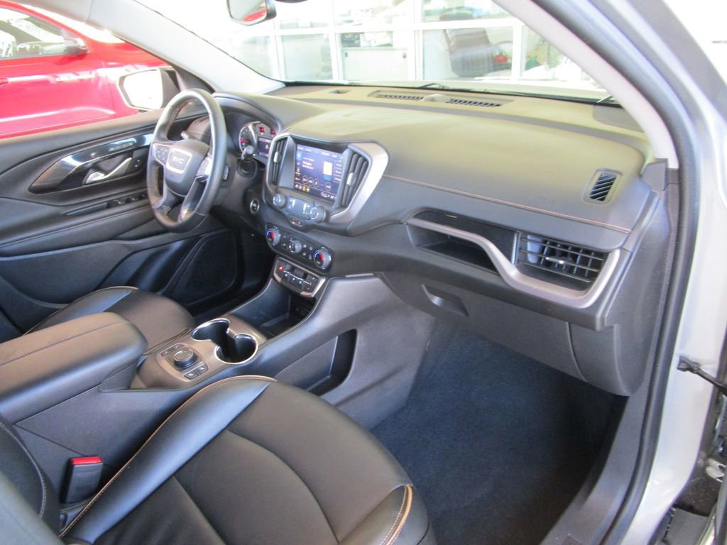 Used 2024 GMC Terrain AT4 image 28