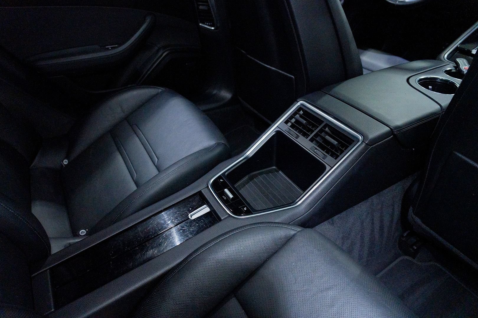 Used 2017 Porsche Panamera 4S AWD/4WD image 30