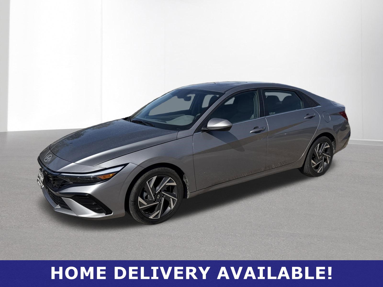 Used 2025 Hyundai Elantra SEL image 3