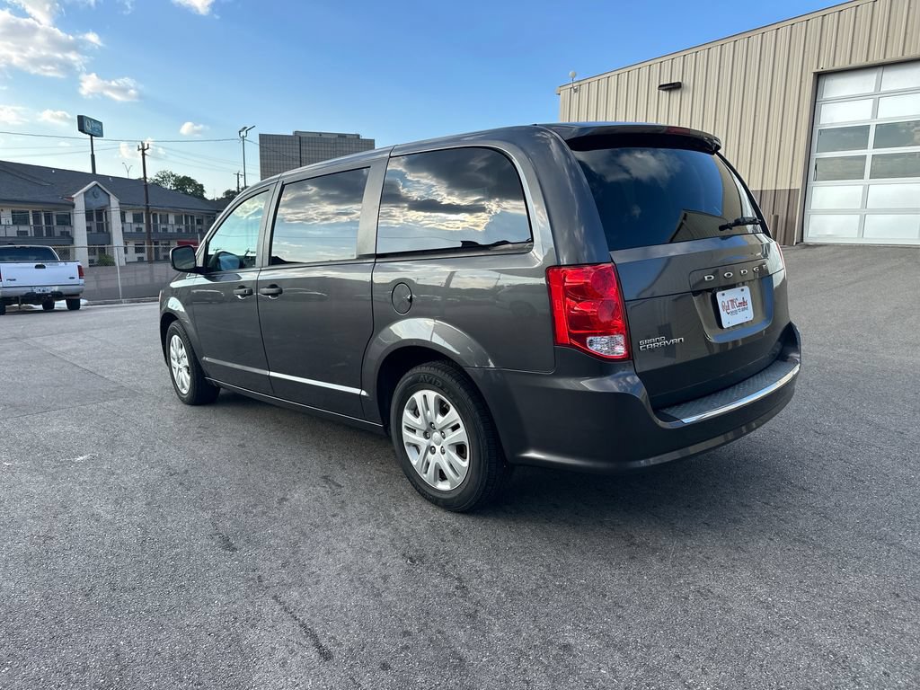 Used 2019 Dodge Grand Caravan SE w/ UConnect Hands-Free Group FWD image 4