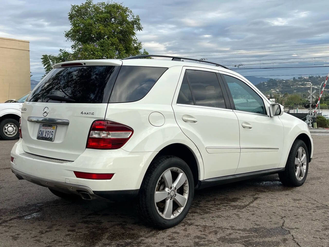 Used 2010 Mercedes-Benz ML 350 4MATIC image 6