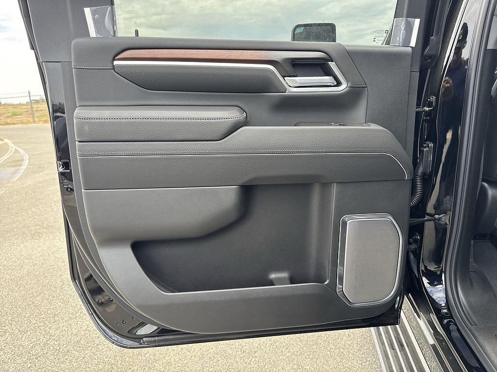 New 2026 GMC Sierra 2500 Denali w/ Denali Reserve Package AWD/4WD image 24