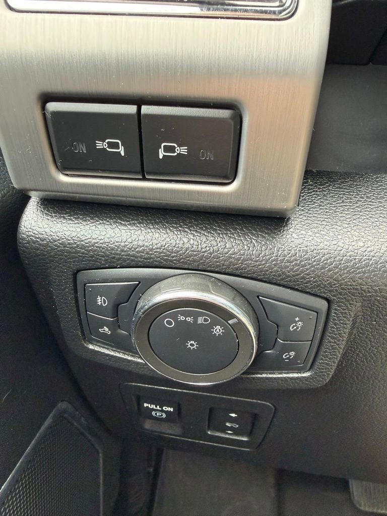 Used 2020 Ford F150 Platinum w/ Equipment Group 701A Luxury image 29