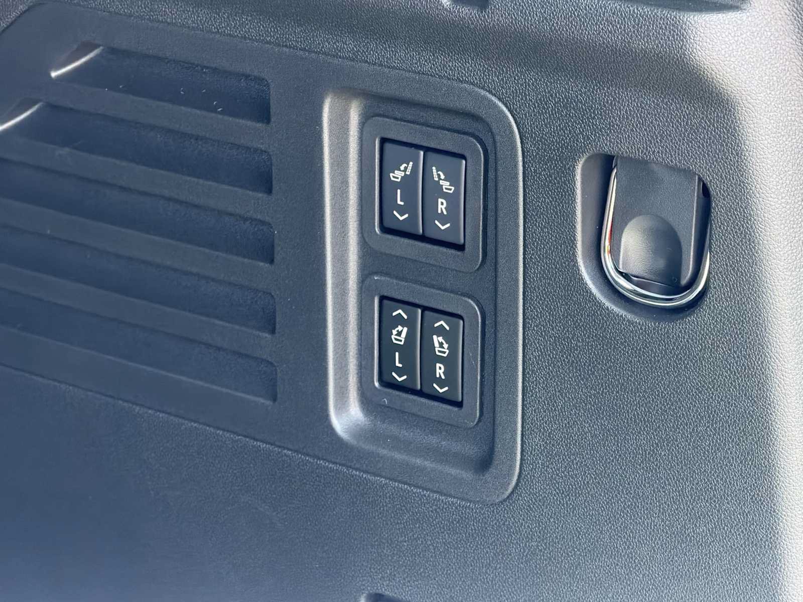 New 2026 GMC Acadia Denali Ultimate FWD image 27