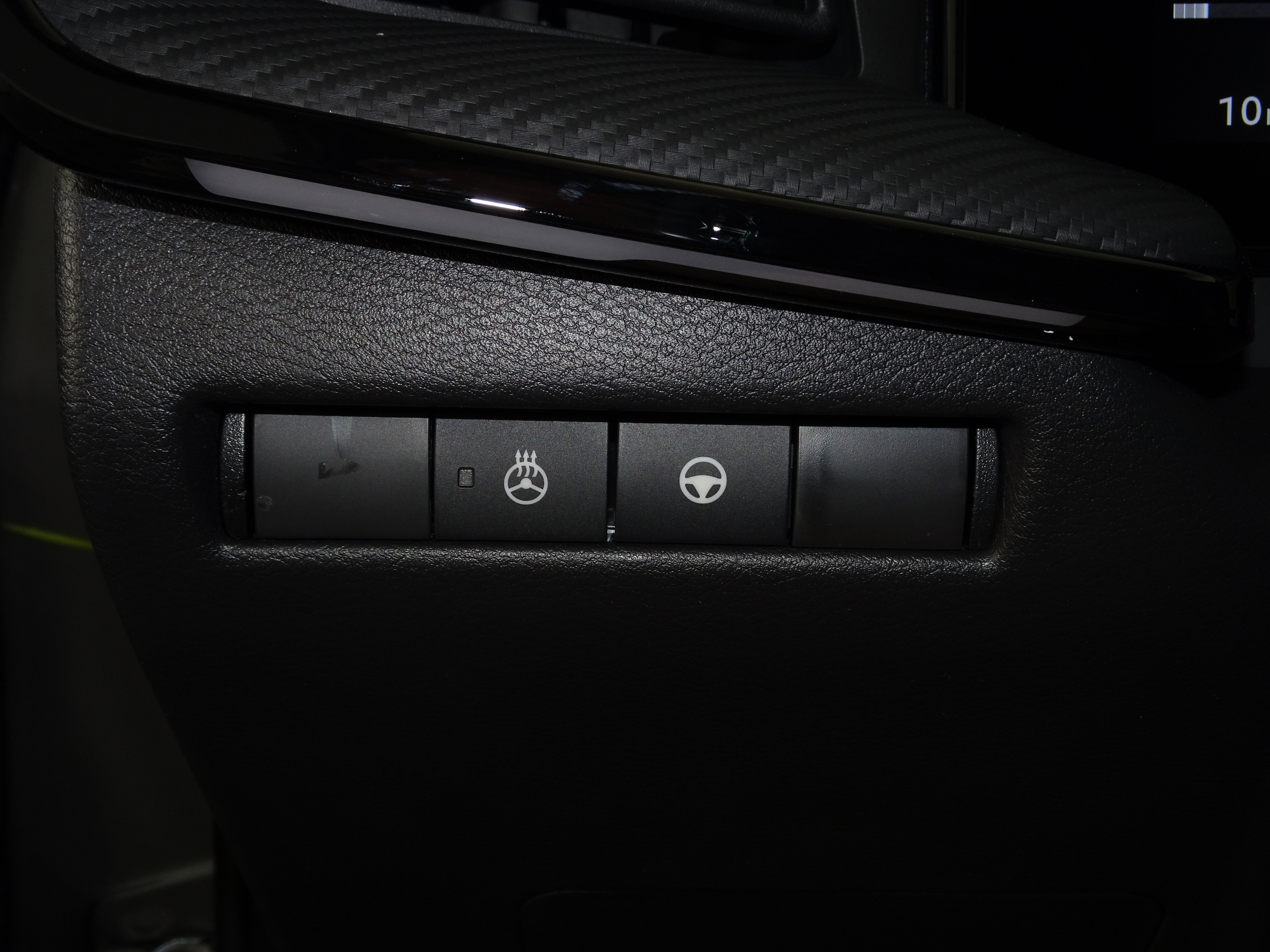 New 2025 Nissan Kicks SR w/ SR Premium Package image 35