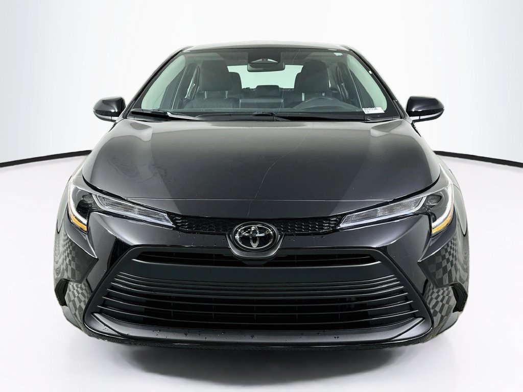 Used 2025 Toyota Corolla LE FWD image 5