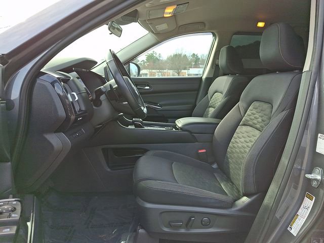 Used 2022 Nissan Pathfinder SV image 14