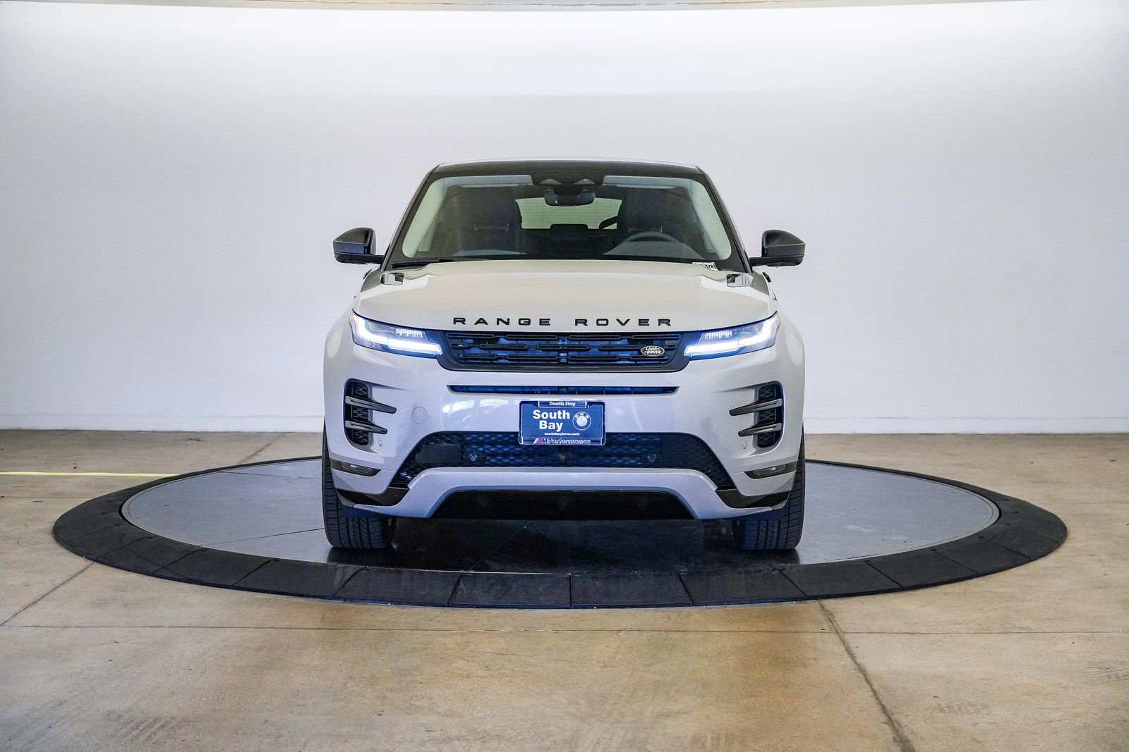 Used 2024 Land Rover Range Rover Evoque Dynamic SE AWD/4WD image 7