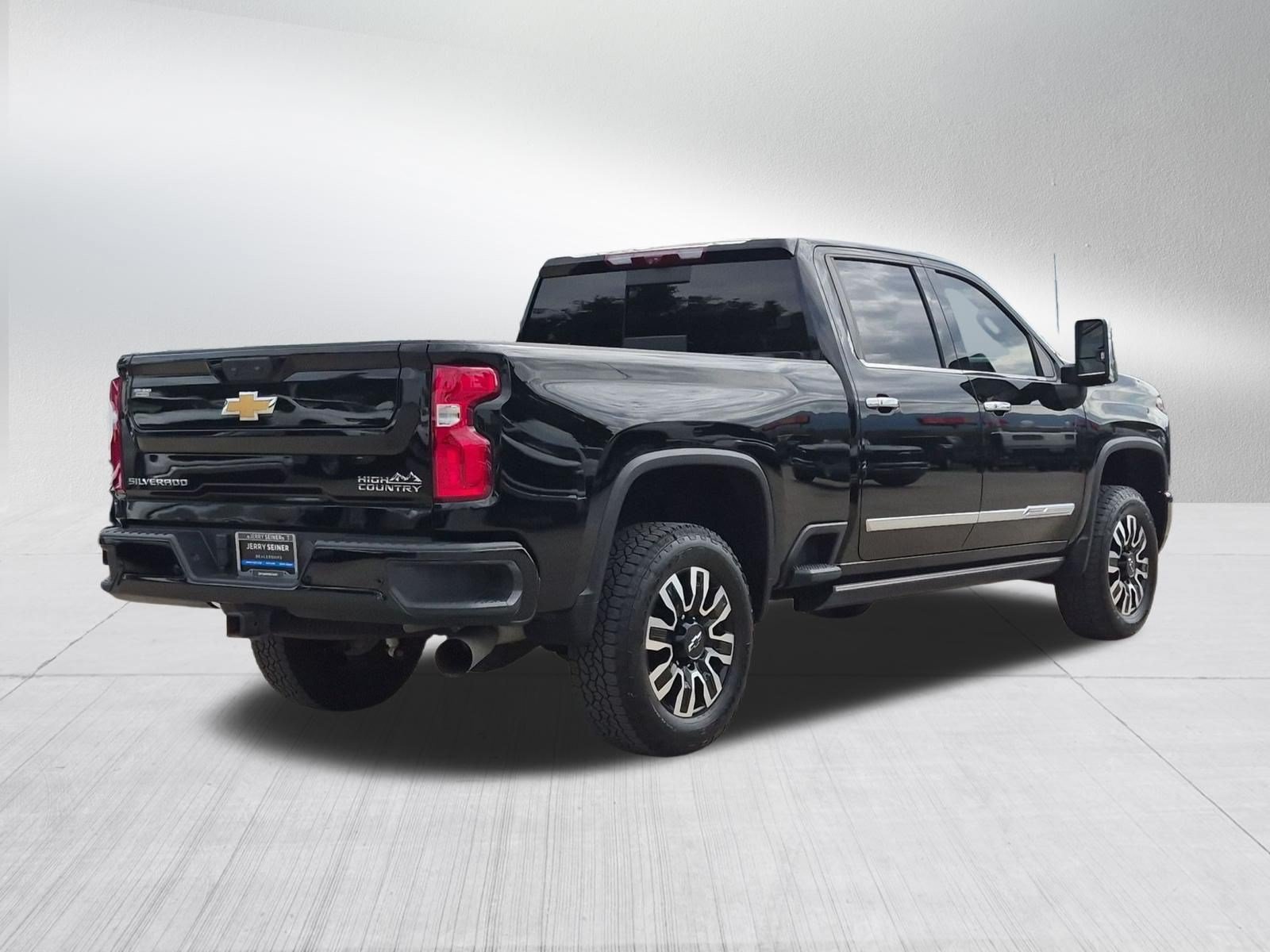 Certified 2024 Chevrolet Silverado 3500 High Country w/ High Country Premium Package AWD/4WD image 6
