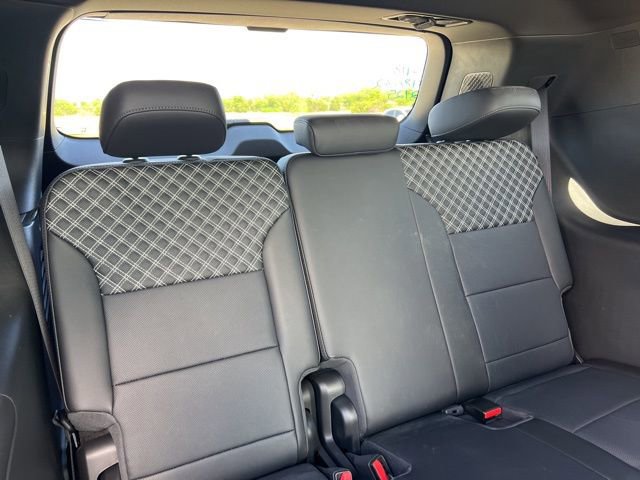 Used 2025 GMC Acadia Denali w/ Super Cruise Package image 11