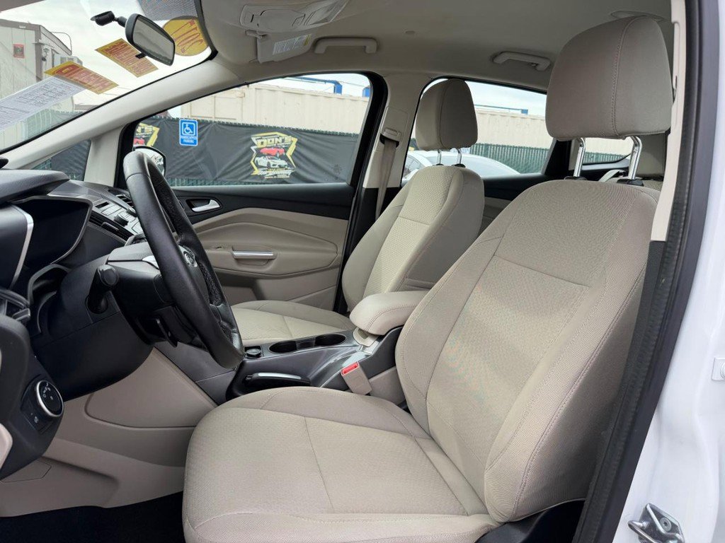 Used 2017 Ford C-MAX SE w/ Interior Protection Package image 18