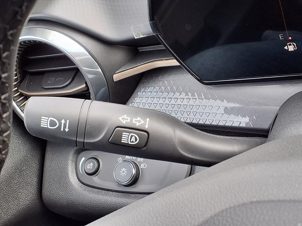 New 2026 Chevrolet Trax ACTIV w/ Driver Confidence Package FWD image 17