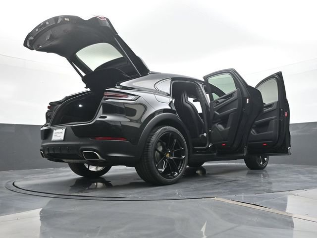 Certified 2024 Porsche Cayenne Coupe AWD/4WD image 27
