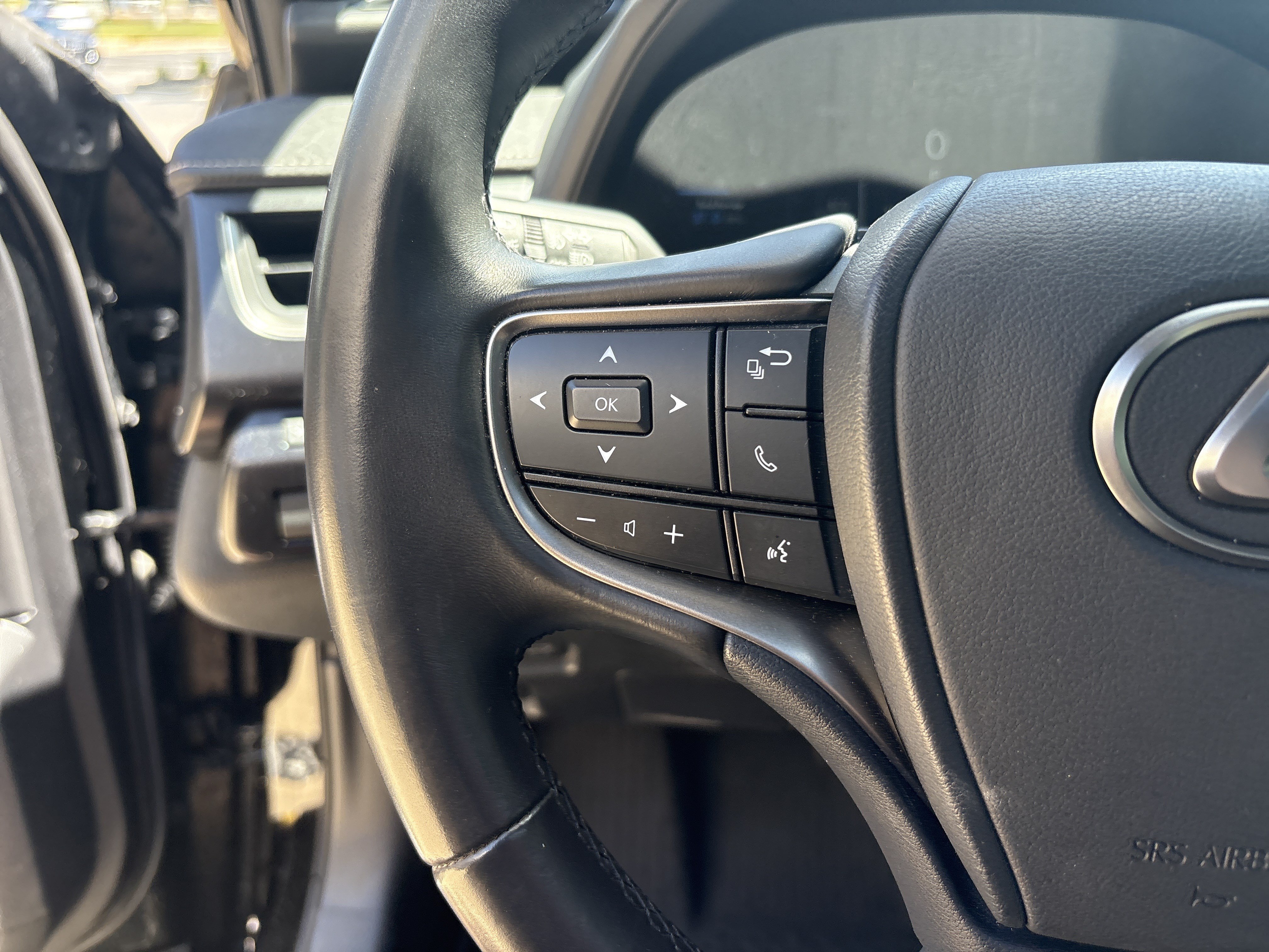 Used 2025 Lexus UX 300h AWD w/ Accessory Package (Z1) image 19