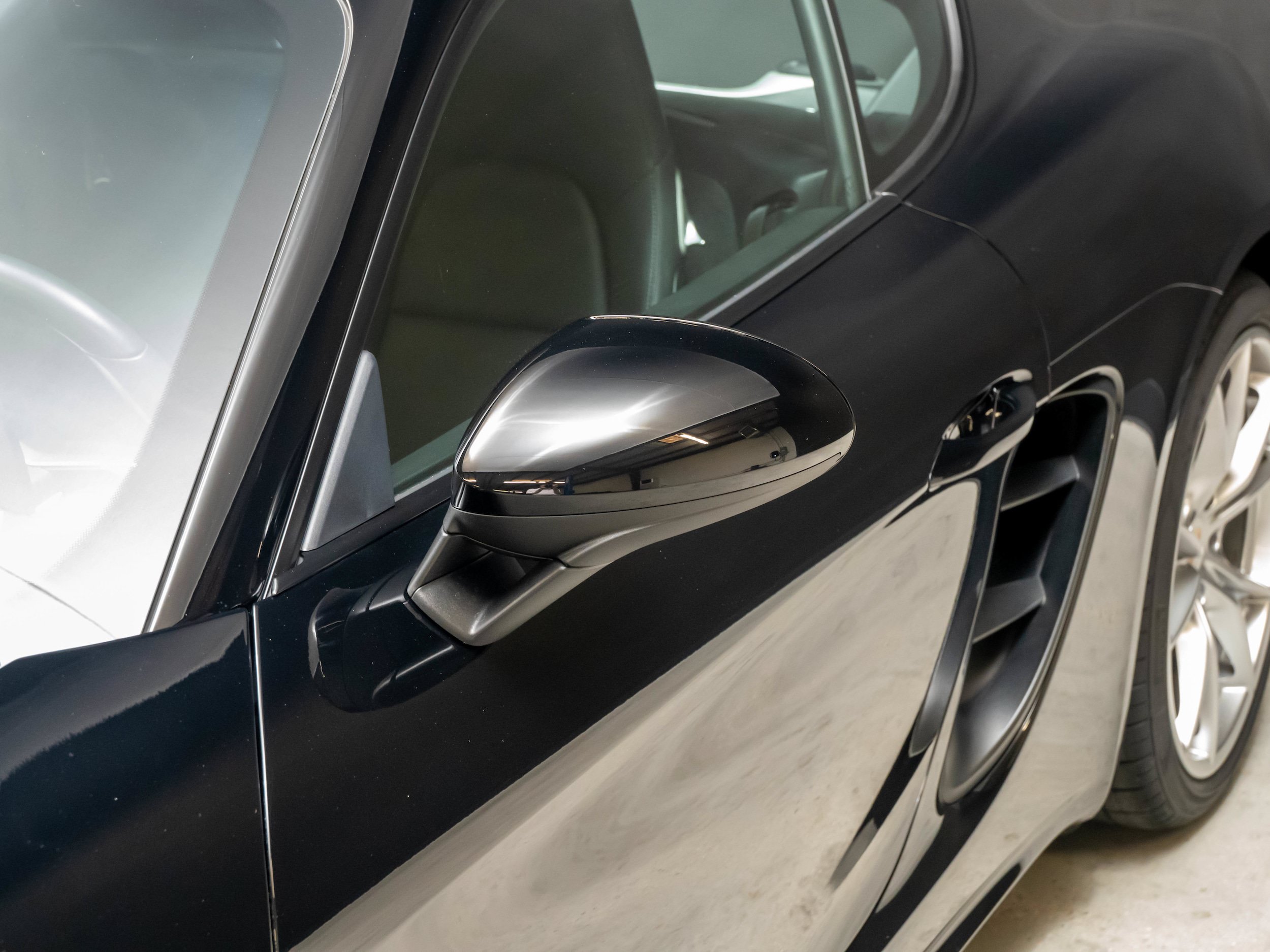 Certified 2018 Porsche 718 Cayman RWD image 12