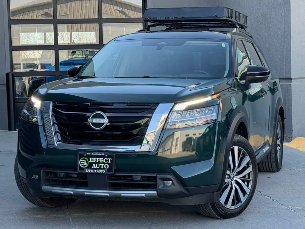 Used 2022 Nissan Pathfinder Platinum w/ Cargo Package image 3