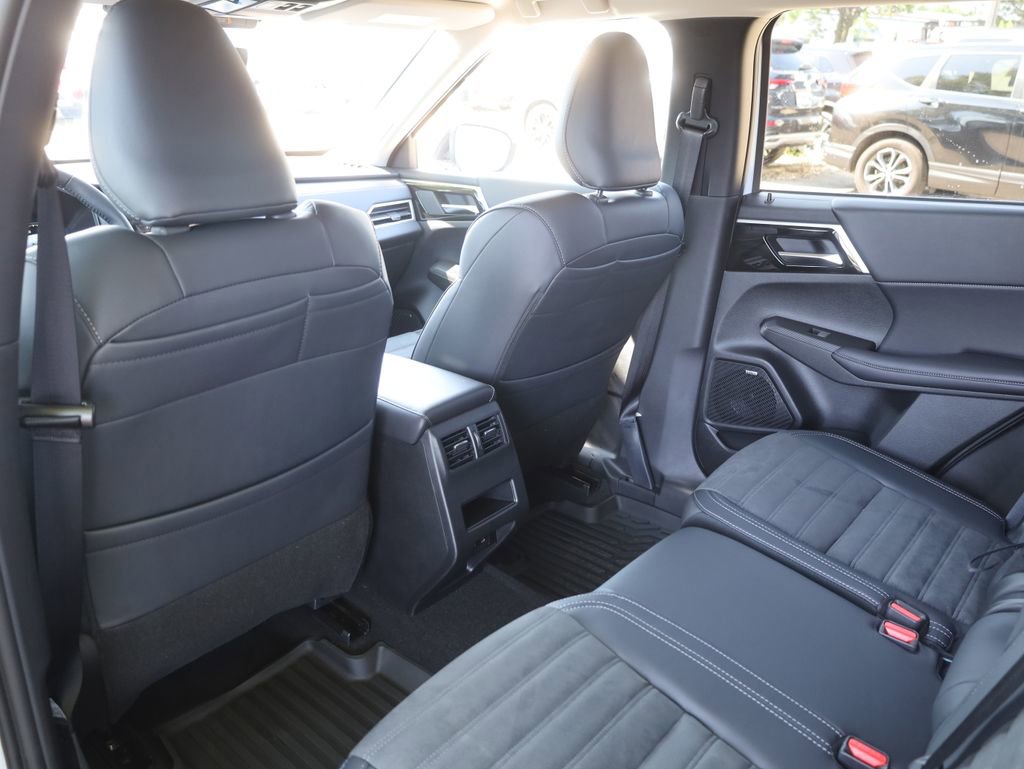 New 2025 Mitsubishi Outlander Trail Edition image 35