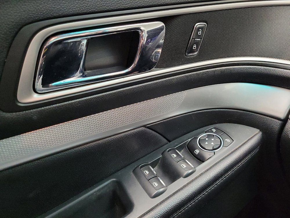 Used 2016 Ford Explorer XLT AWD/4WD image 27