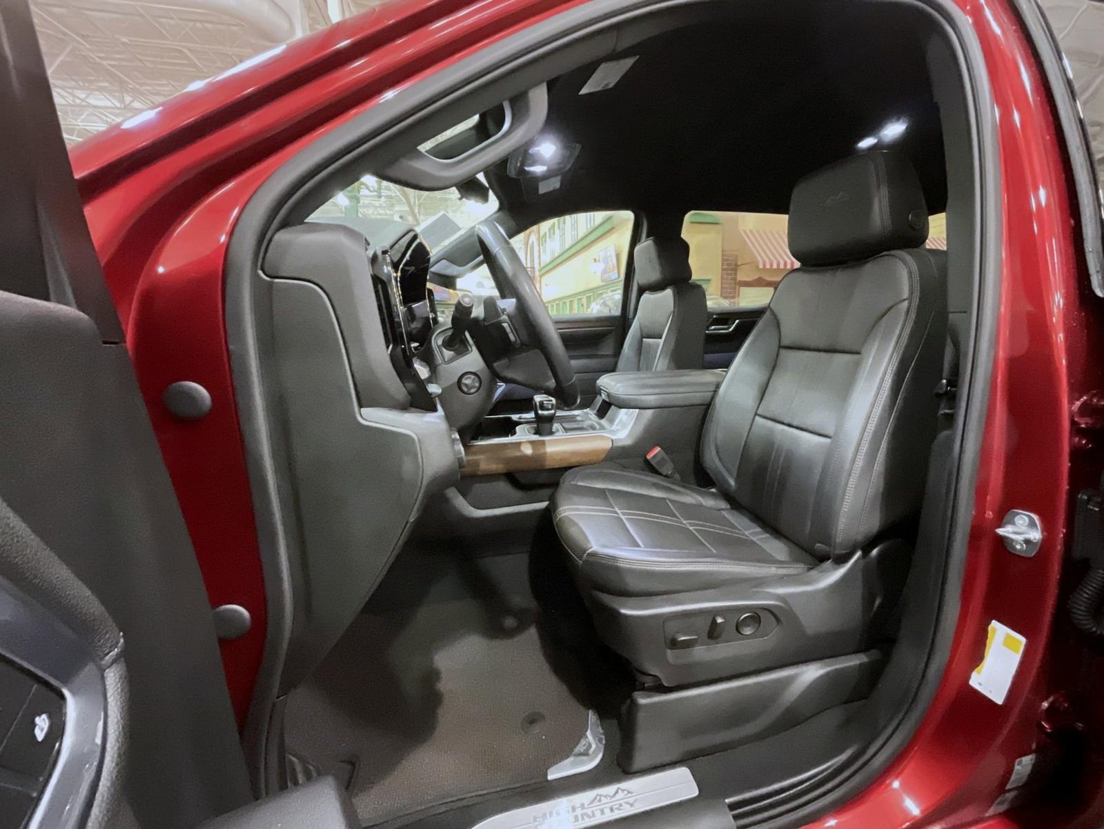 Certified 2023 Chevrolet Silverado 1500 High Country w/ Technology Package image 10