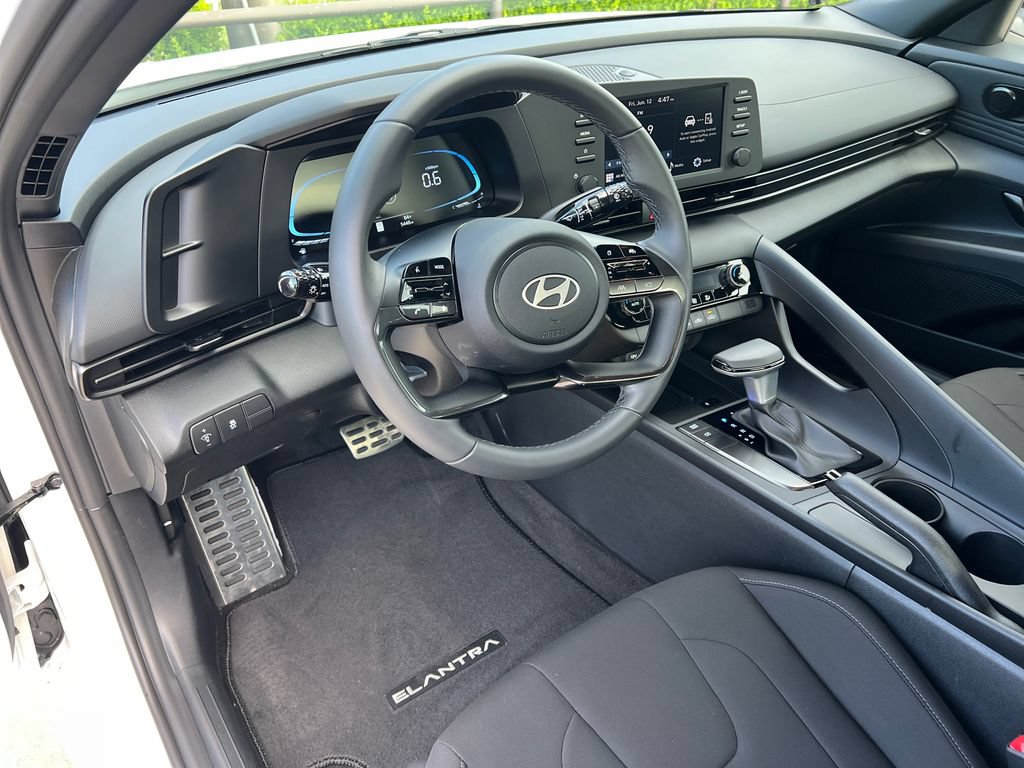 Certified 2026 Hyundai Elantra Sport FWD image 18