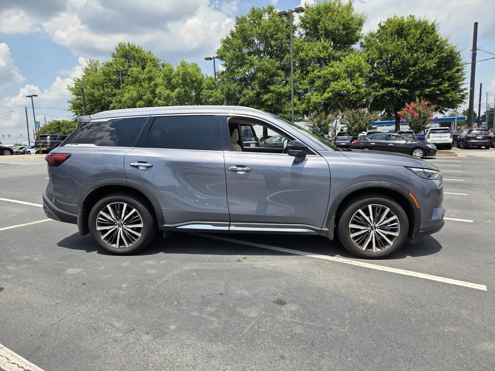 Used 2023 INFINITI QX60 Sensory w/ Vision Package AWD/4WD image 5