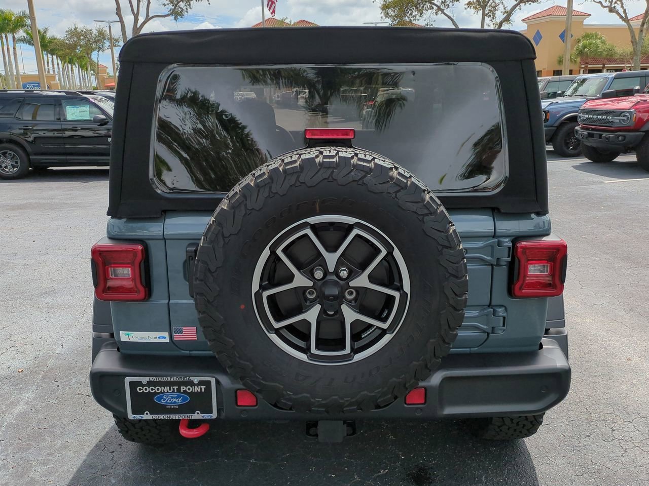 Used 2024 Jeep Wrangler Rubicon w/ Safety Group image 5