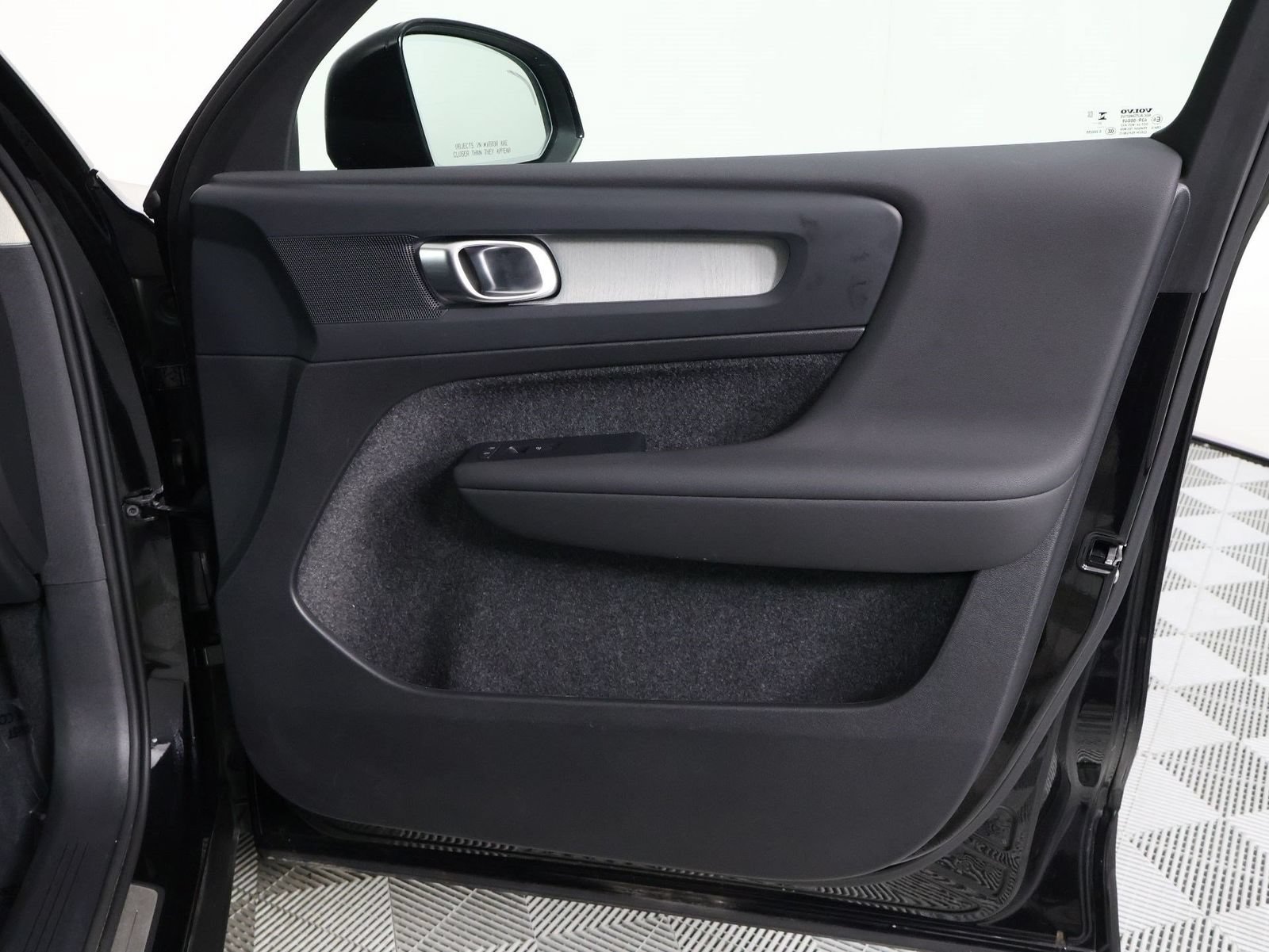 Used 2026 Volvo XC40 B5 Plus AWD/4WD image 21