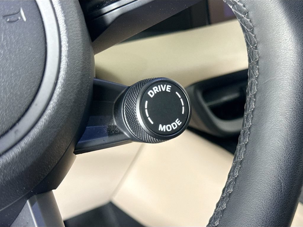 Certified 2024 Porsche Macan 4 Electric AWD/4WD image 22